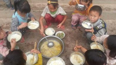 贫困地区学龄前儿童吃上免费营养餐 有多难?