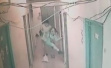 深圳警方证实女子出租楼内遭强行拖拽：男子涉强奸罪被刑拘