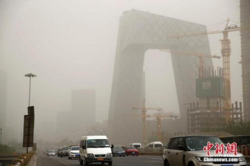 5月4日，北京城区遭沙尘笼罩。<a target='_blank' href='http://www.chinanews.com/'>中新社记者 富田 摄