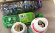 浙江金华一市民收集废旧电池多年，环保部门上门回收