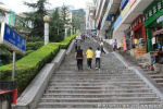重庆又一建筑火了！这条超级长步梯爬哭网友…